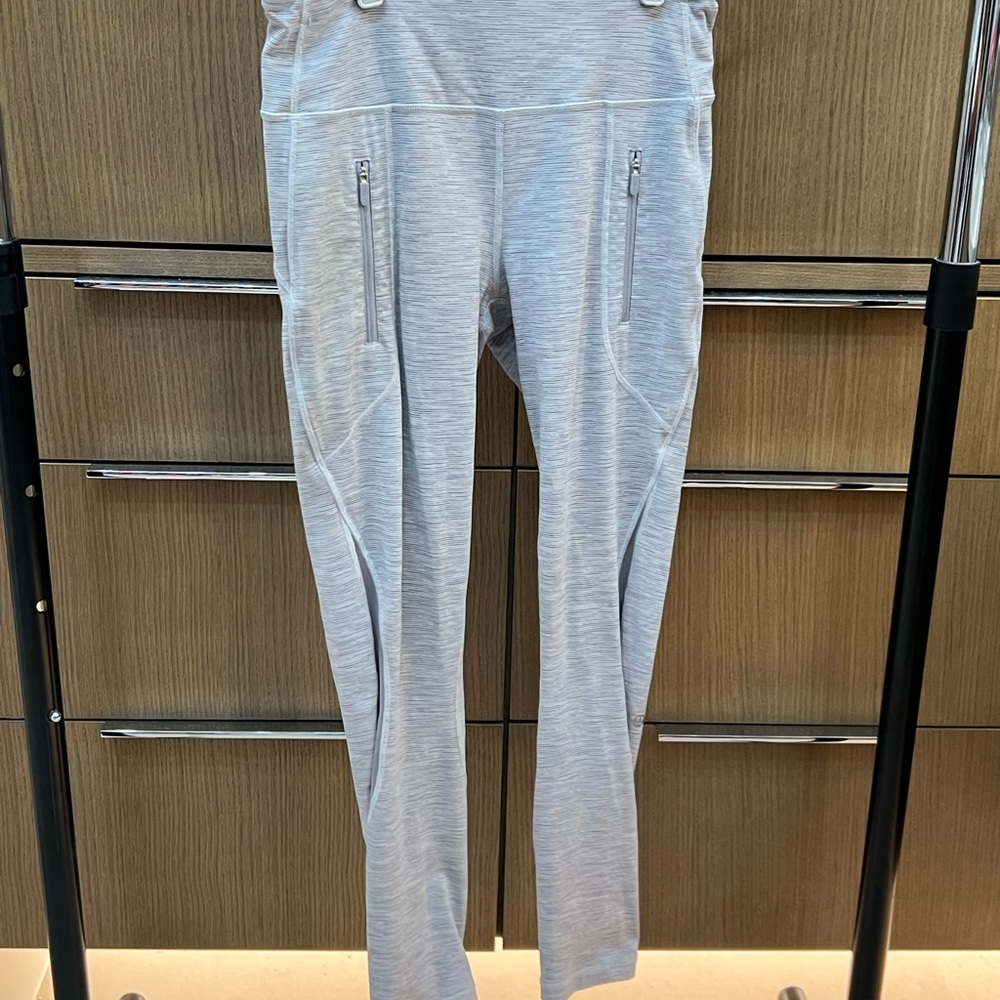 Lululemon 7/8 Mesh front zip leggings